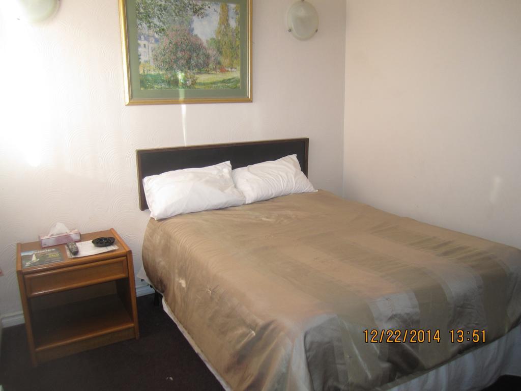 The Capri Motel 2*