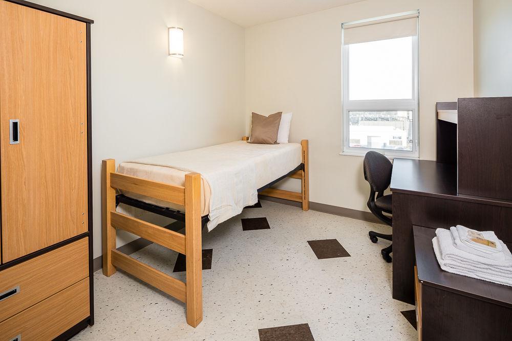 University Of Downtown Hotel 2*