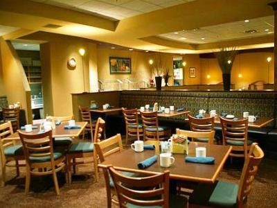 - Airport West By Ihg 3* Winnipeg