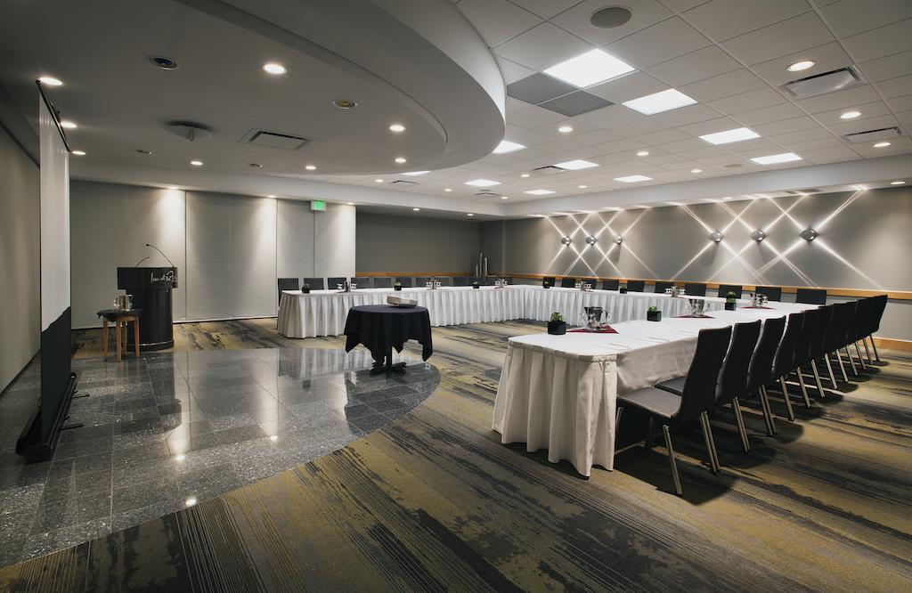 Hotel At The Forks 4*