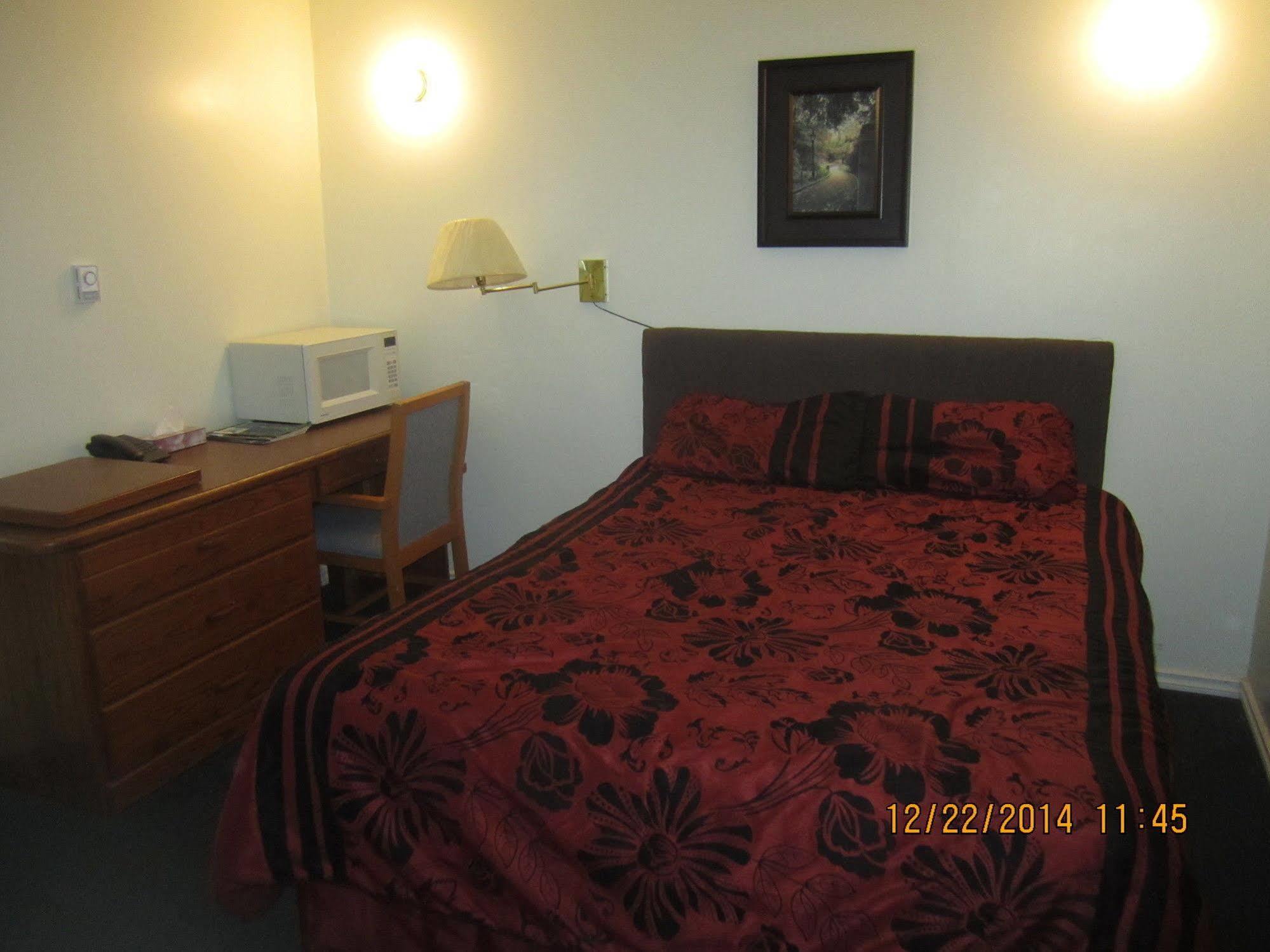 The Capri Motel 2*
