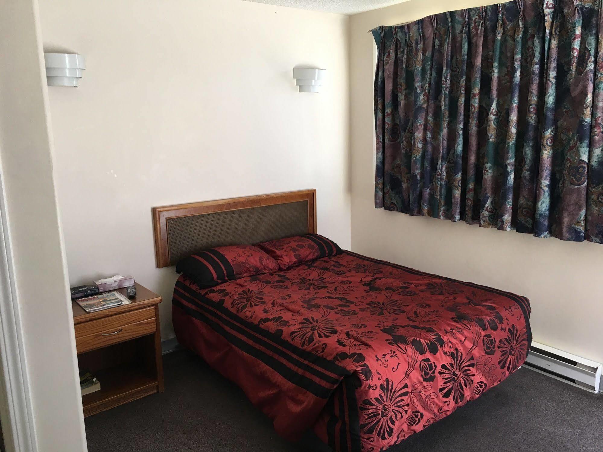 The Capri Motel 2*