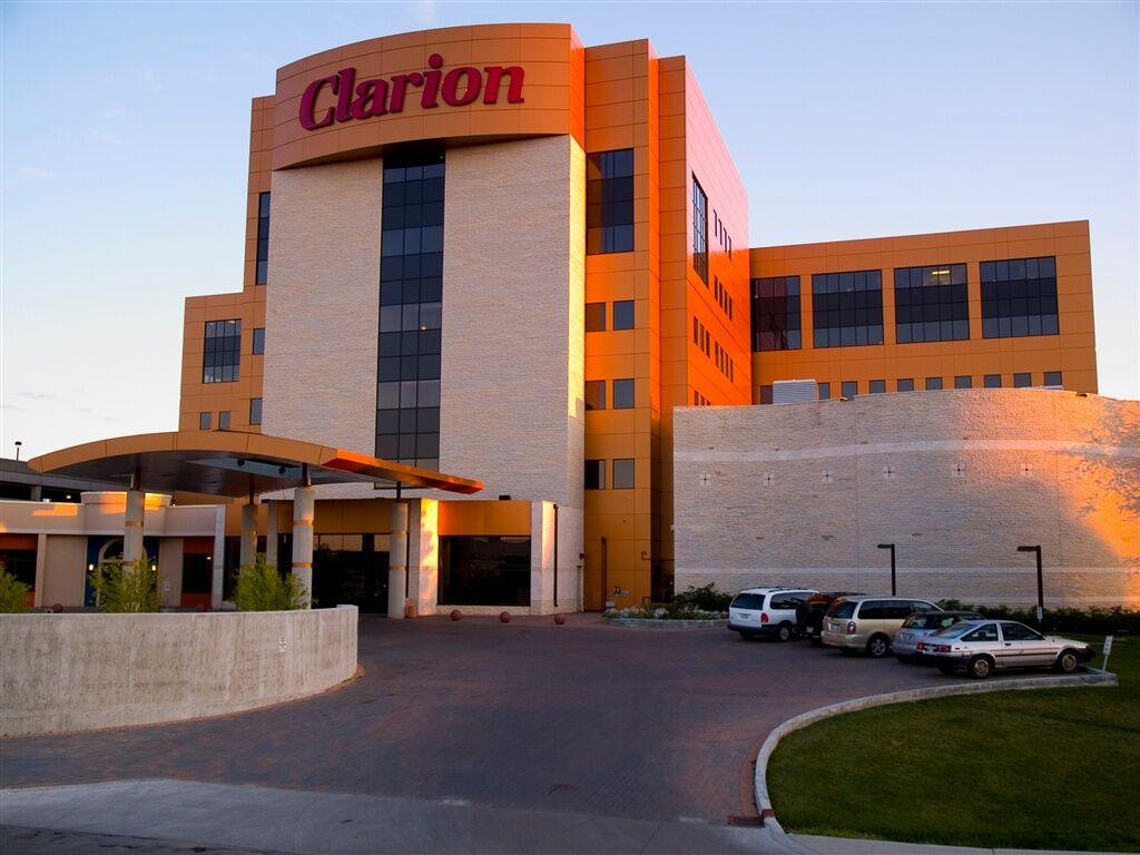 Clarion & Hotel