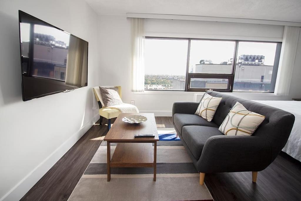 Apartment Stunning Studio With Amazing View Winnipeg