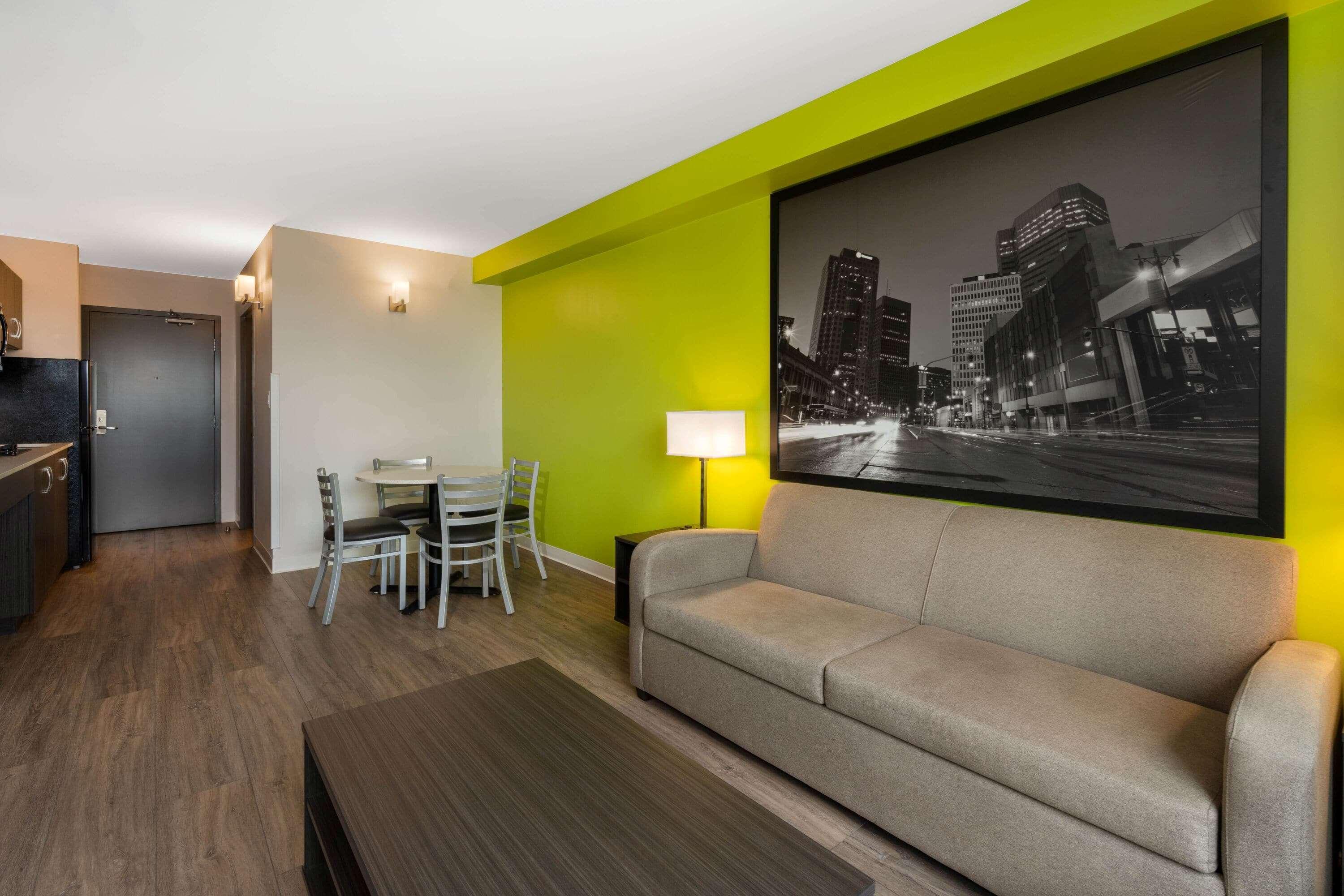 Super 8 By Wyndham East Mb