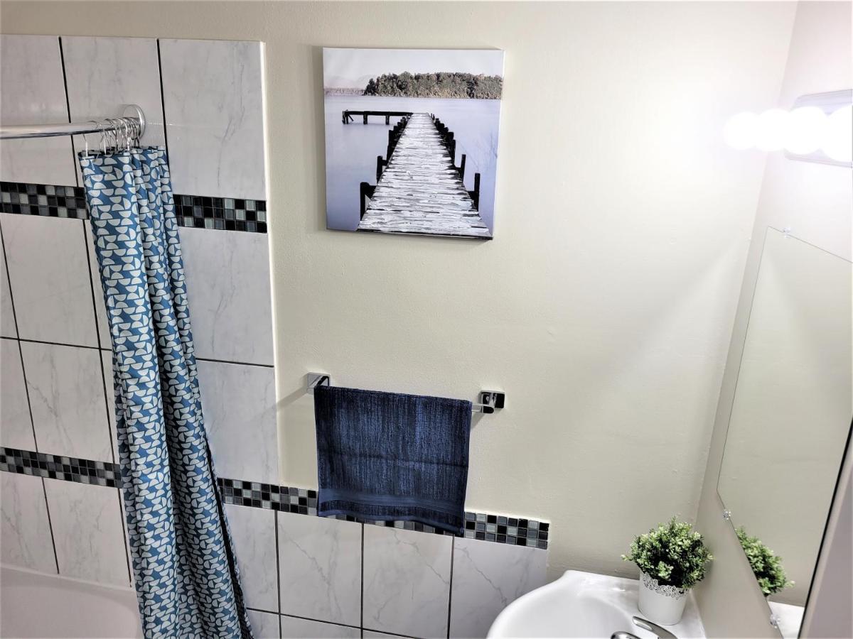 Cozy 4 Bedroom Townhouse - Peaceful Feel Of Apartment *