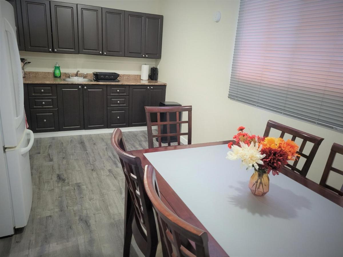 Apartment Cozy 4 Bedroom Townhouse - Peaceful Feel Of