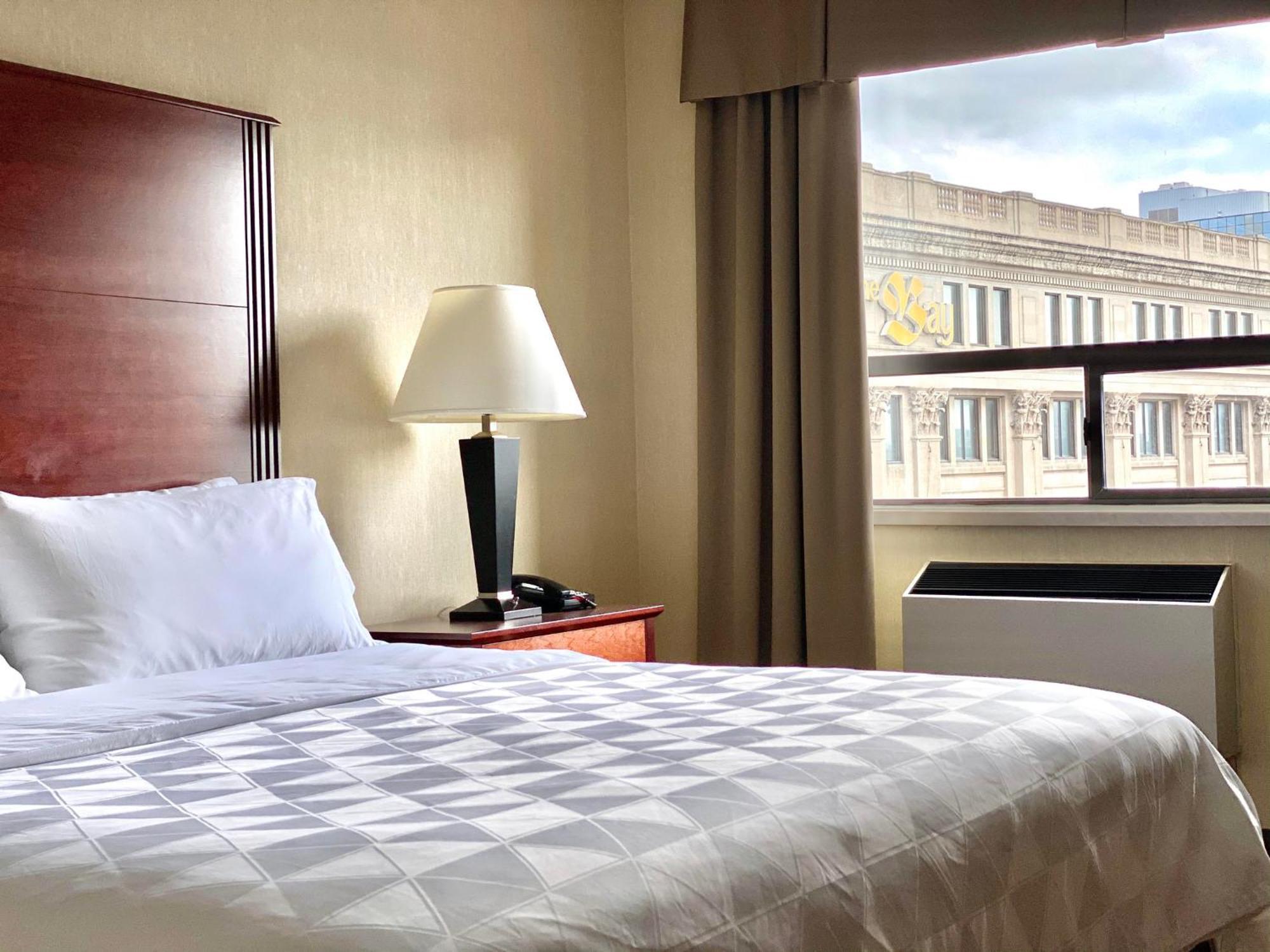 Holiday & Downtown By Ihg Hotel