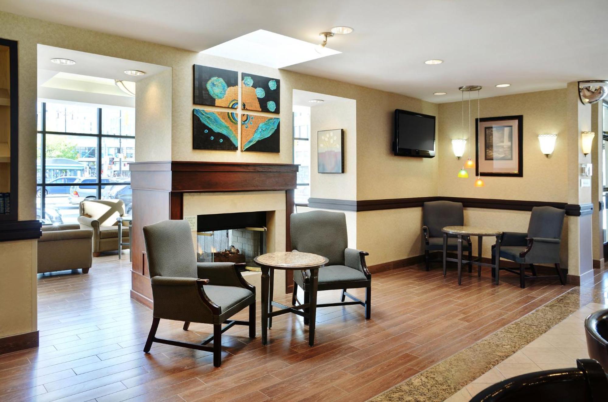 Holiday & Downtown By Ihg
