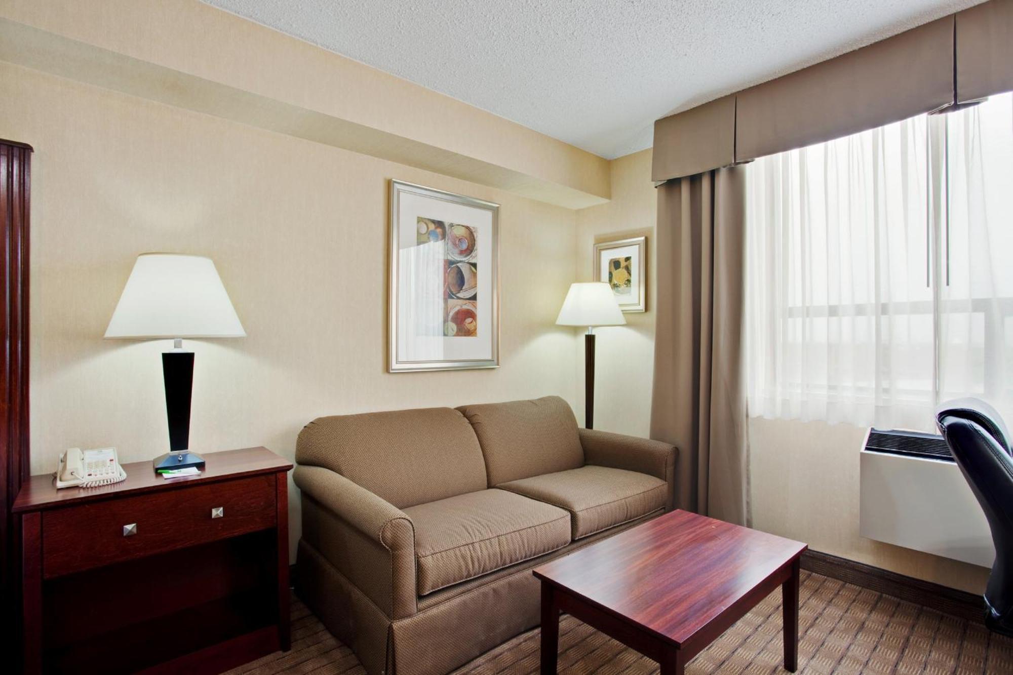 Holiday & Downtown By Ihg Hotel