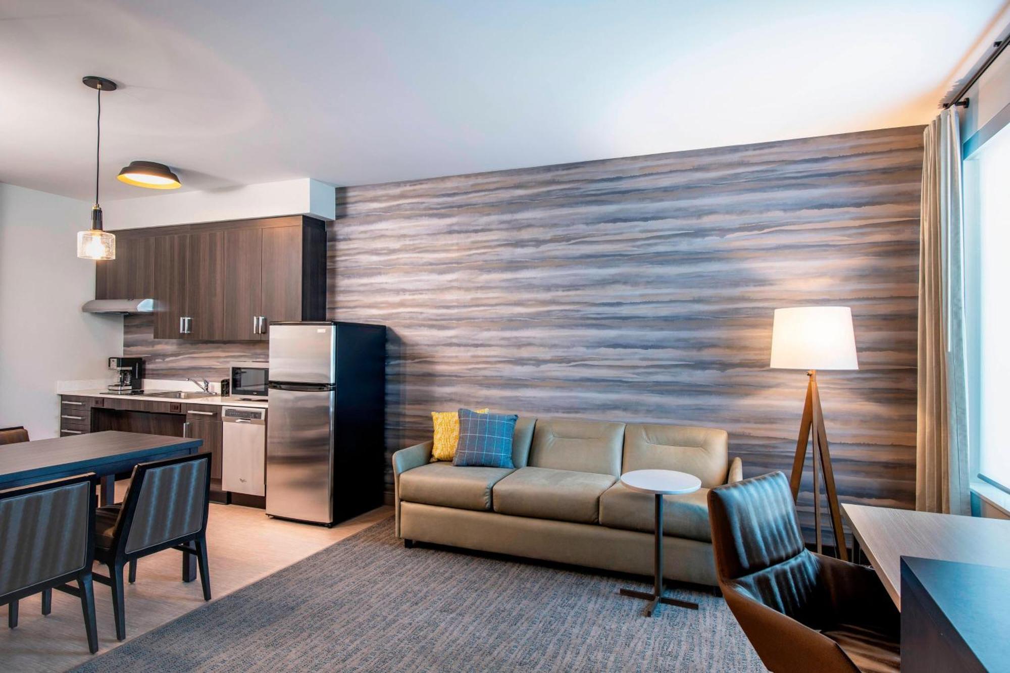 Hotel By Marriott Winnipeg