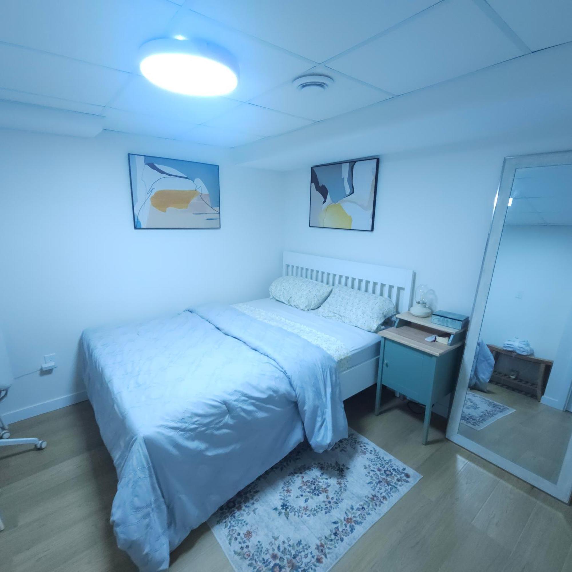 Cozy Basement Walk To Transit Guest house Winnipeg