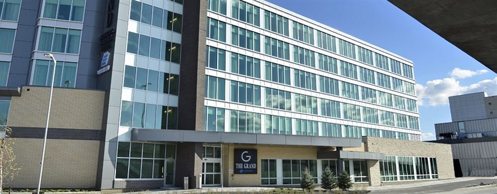 The Grand Airport By Lakeview Winnipeg