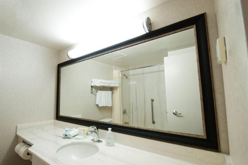 Hotel Victoria And Convention Center Winnipeg