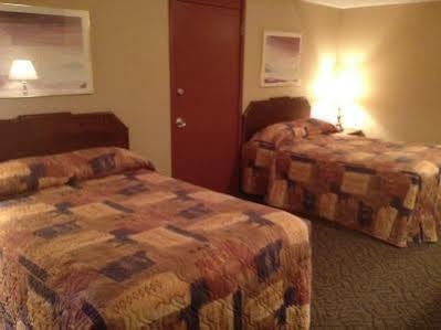 Motel Assiniboine Gordon On The Park 2*
